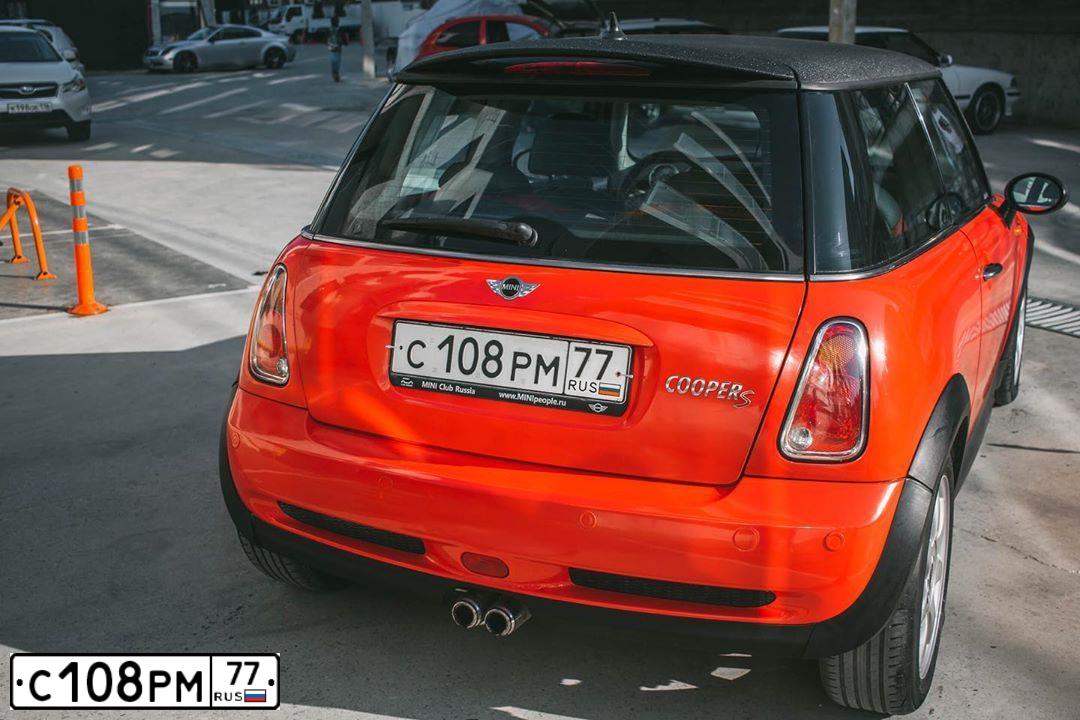 Фото автомобиля MINI MINI, 2006 — госномер О836АА193. Цвет: Красный
