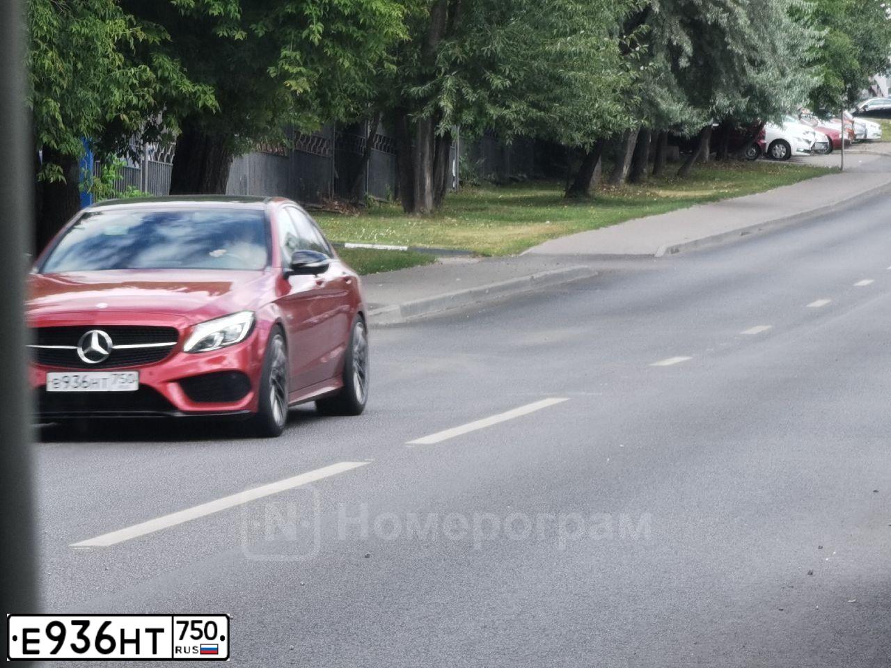 Фото автомобиля INFINITI I QX70 FX, 2004 — госномер С790ОТ799. Цвет: БЕЛЫЙ