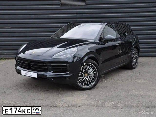 Фото автомобиля PORSCHE CAYENNE, 2018 — госномер Е461АХ797. Цвет: СИНИЙ