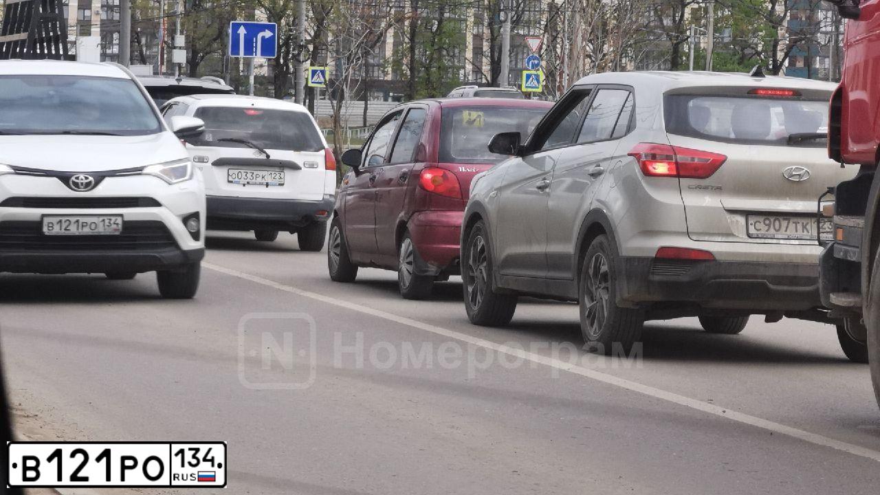 Фото автомобиля OPEL ZAFIRA, 2007 — госномер В121РО134. Цвет: синий