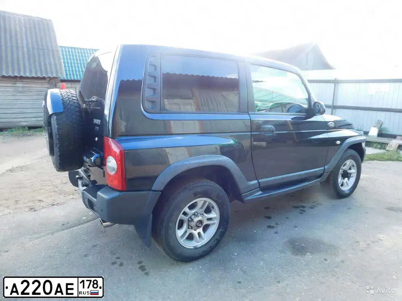 Фото автомобиля TAGAZ Z TAGER, 2010 — госномер А220АЕ178. Цвет: ЧЕРНЫЙ