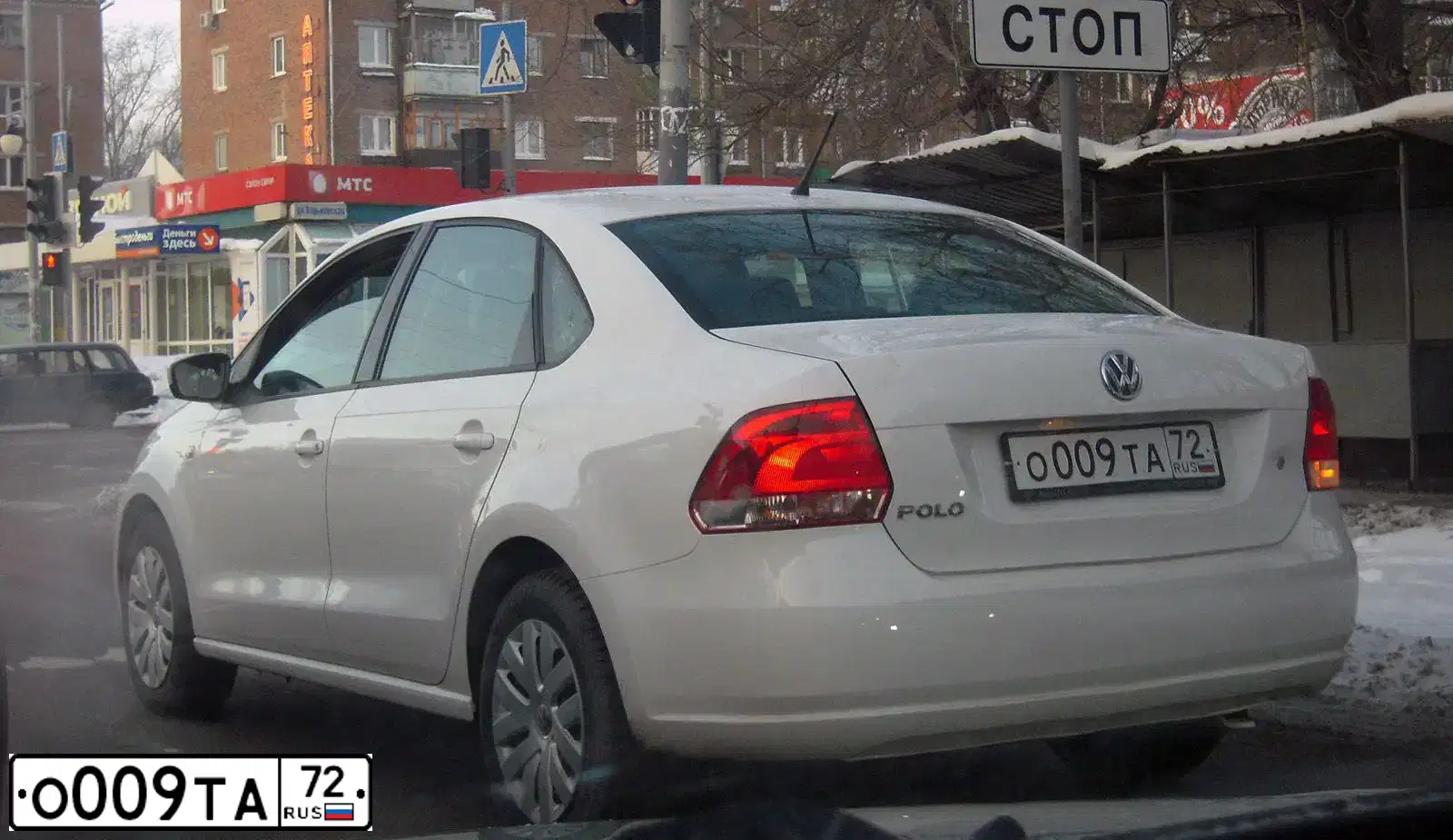 Фото автомобиля VOLKSWAGEN POLO, 2013 — госномер О009ТА72. Цвет: Белый