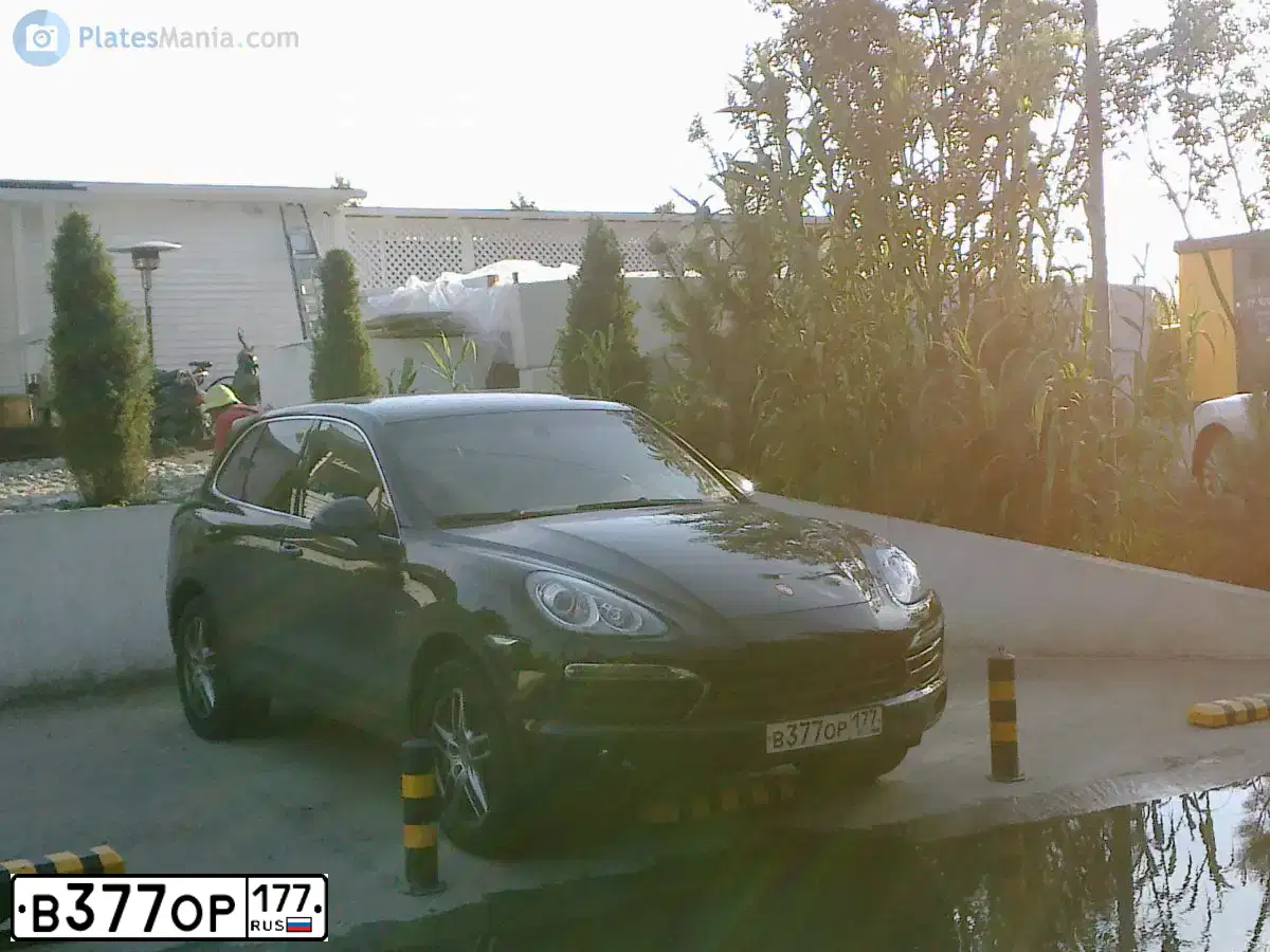 Фото автомобиля PORSCHE CAYENNE, 2012 — госномер К508ЕА35. Цвет: ЧЕРНЫЙ