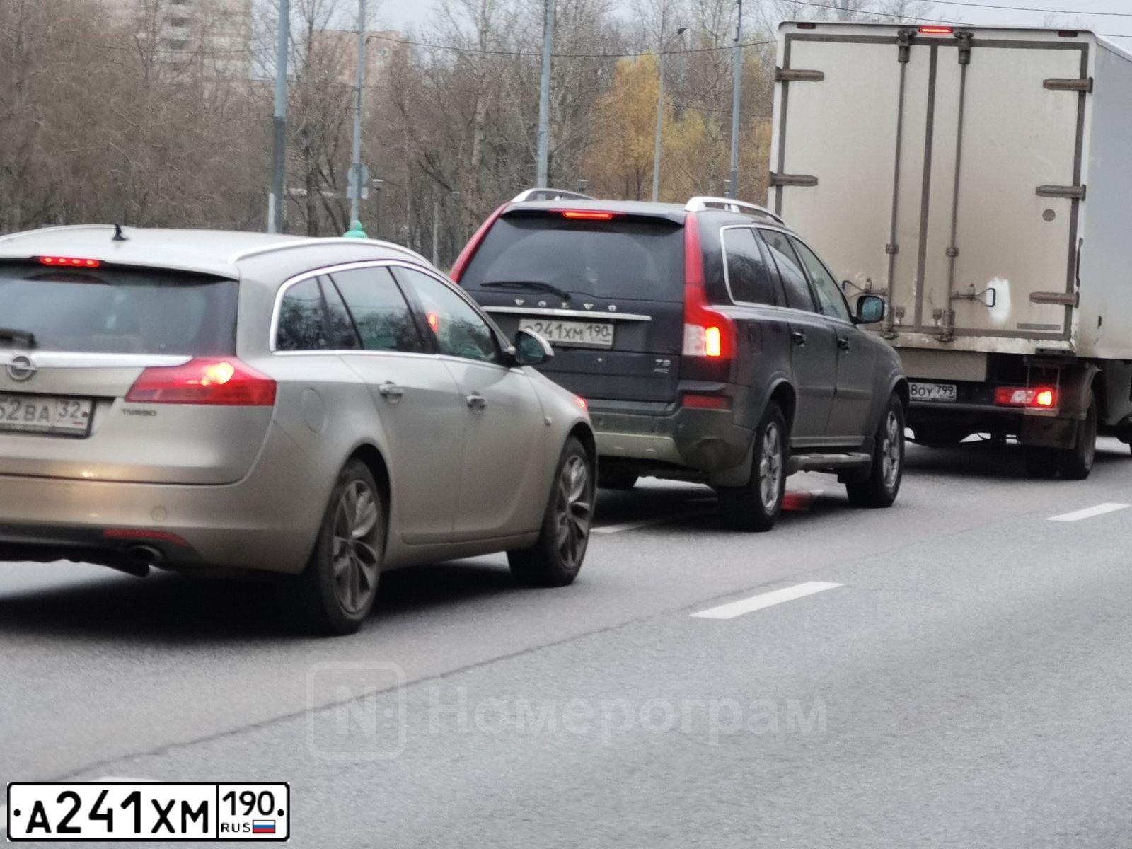 Фото автомобиля KIA SORENTO, 2012 — госномер Т679ВК799. Цвет: Серый