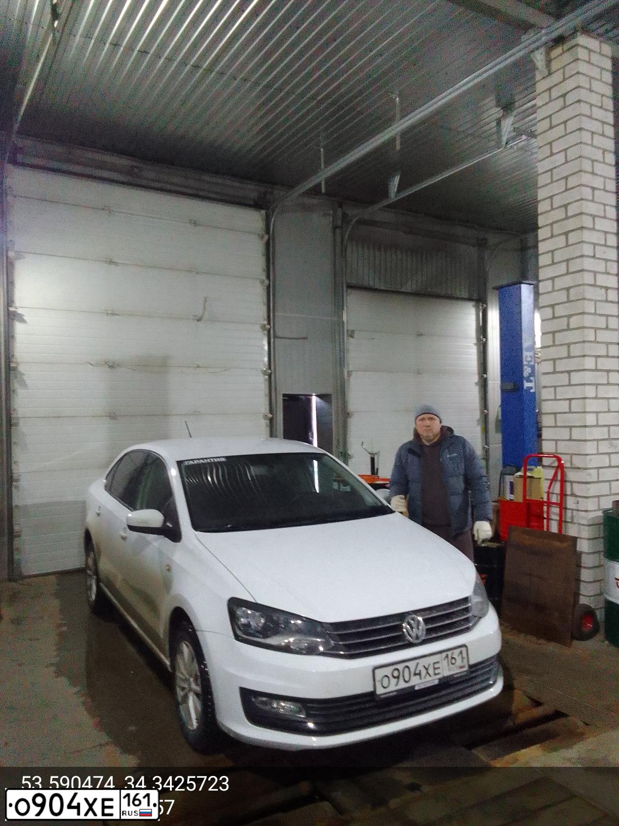 Фото автомобиля VOLKSWAGEN POLO, 2016 — госномер О082ОР32. Цвет: БЕЛЫЙ