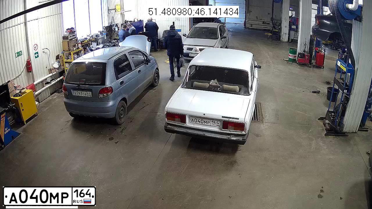 Фото автомобиля LADA 2105, 2007 — госномер А040МР164. Цвет: ЯРКО БЕЛЫЙ