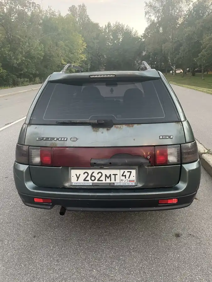 Фото автомобиля LADA 2109 SAMARA, 2001 — госномер У962МТ47. Цвет: СЕРЕБР.-СЕРО-ЗЕЛЕНЫЙ