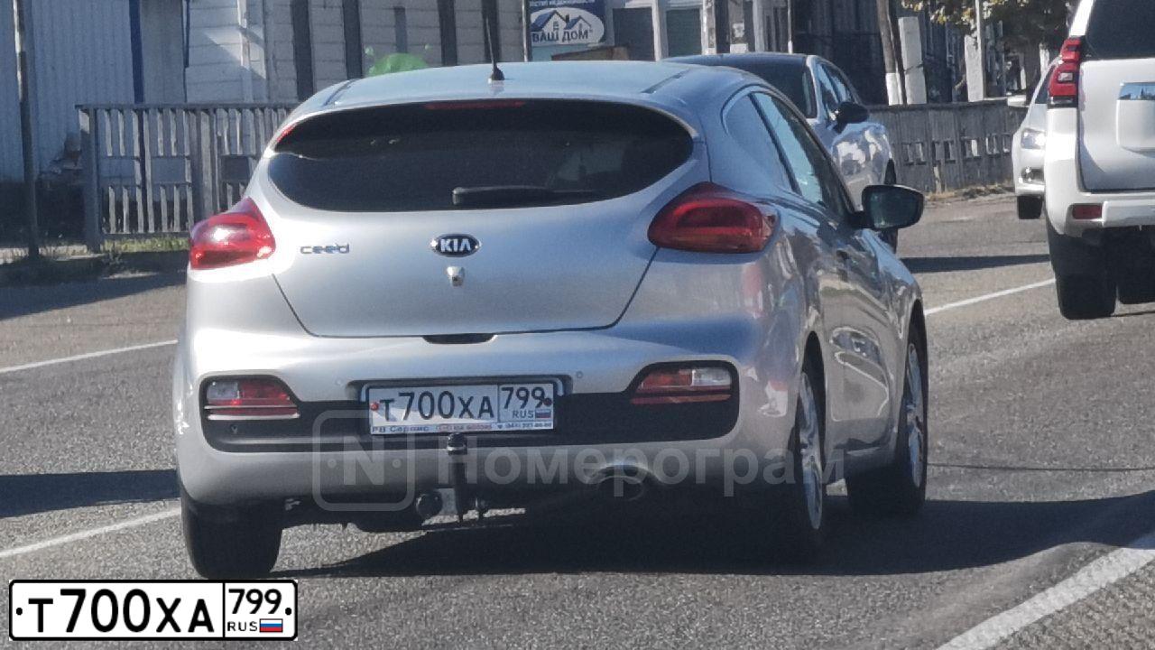 Фото автомобиля KIA CEE'D, 2014 — госномер Р200ЕМ977. Цвет: ПЕРЛАМУТРОВО-СЕРЕБРИСТЫЙ