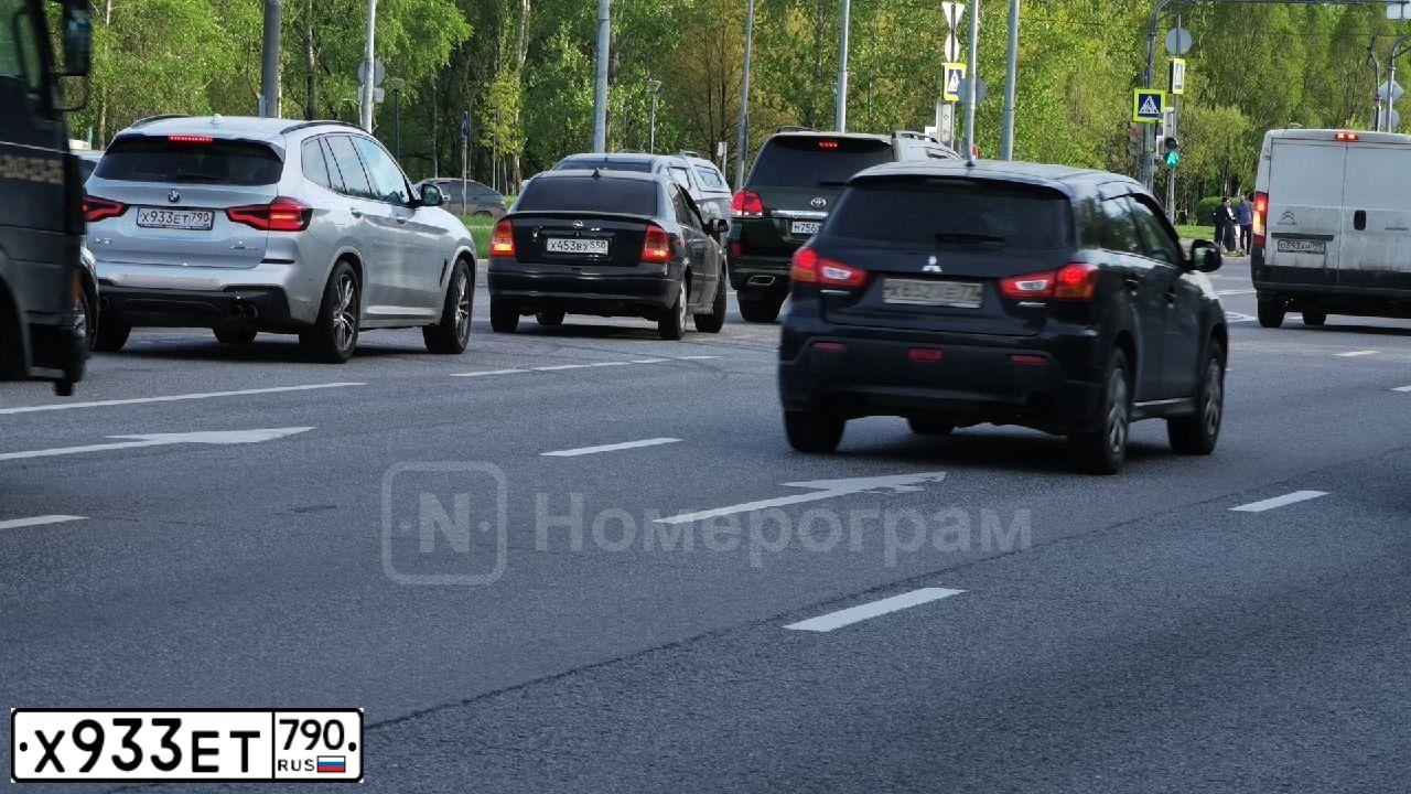 Фото автомобиля BMW X3, 2018 — госномер Х933ЕТ790. Цвет: Серебристый