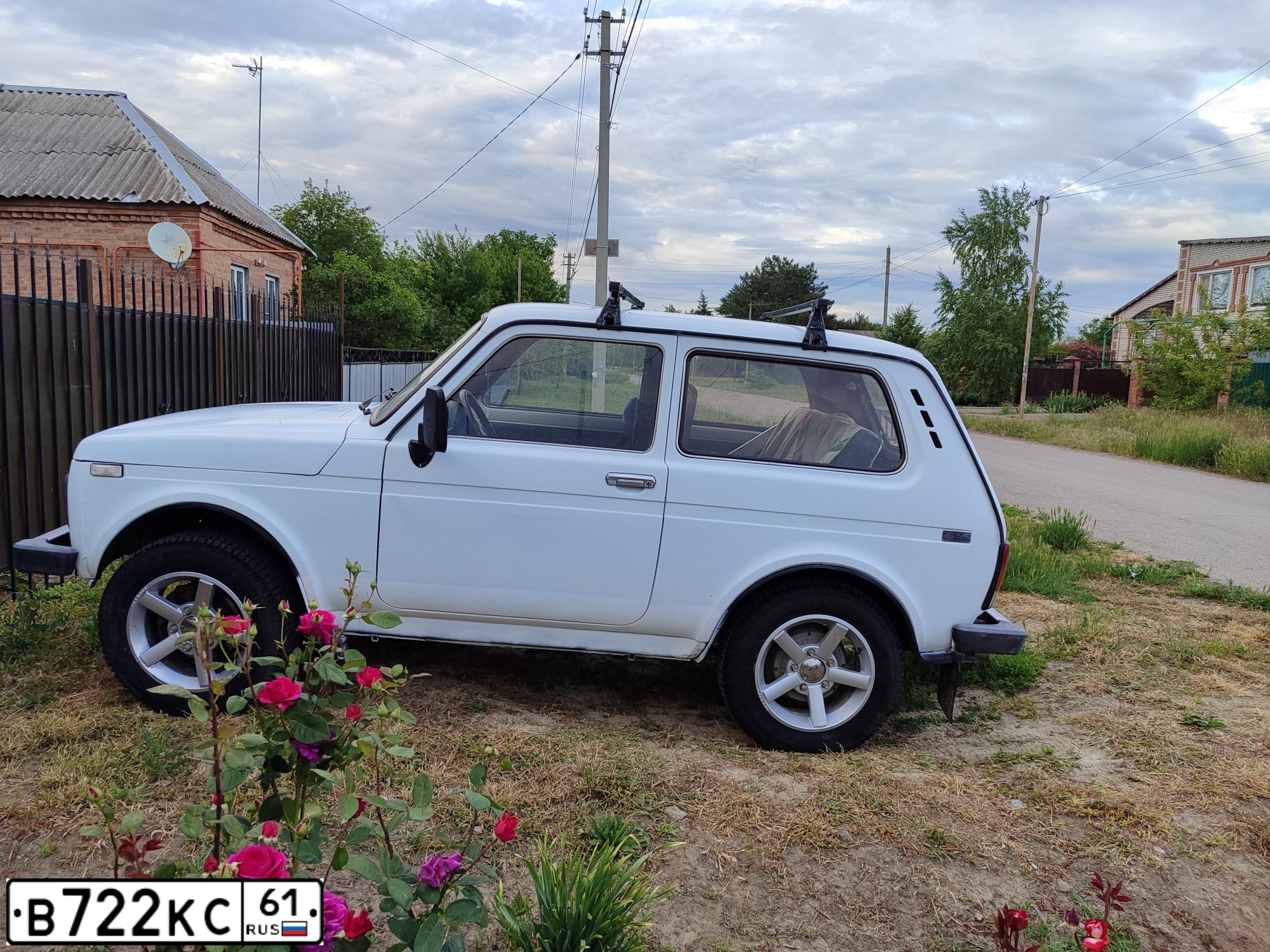 Фото автомобиля KIA SOUL, 2009 — госномер В722КС61. Цвет: ЧЕРНЫЙ