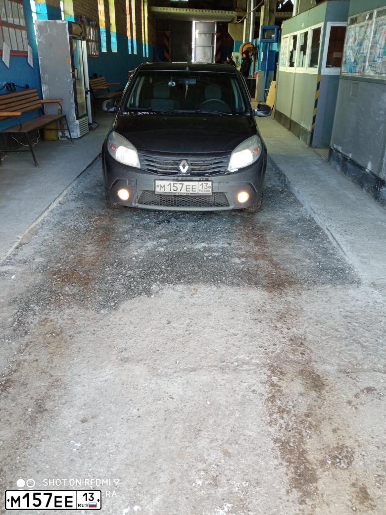 Фото автомобиля RENAULT SANDERO, 2010 — госномер М157ЕЕ13. Цвет: ТЕМНО-СЕРЫЙ