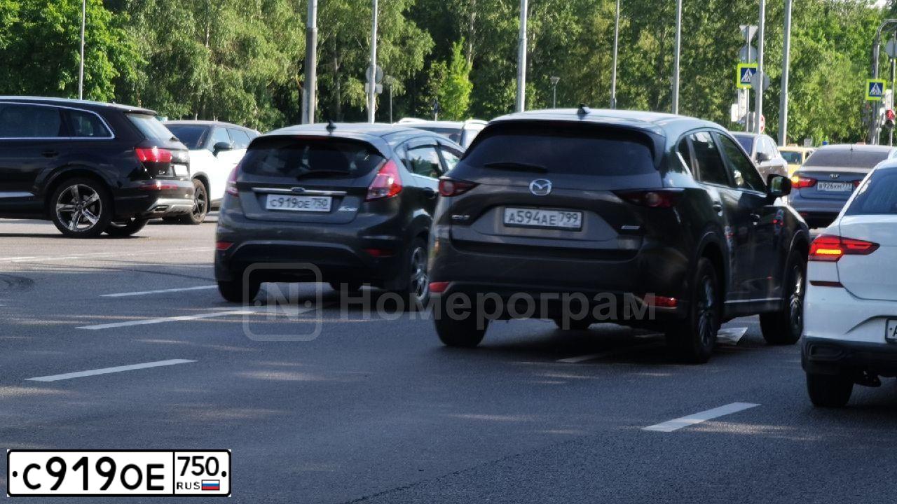 Фото автомобиля PEUGEOT 308, 2011 — госномер С919ОЕ750. Цвет: Белый