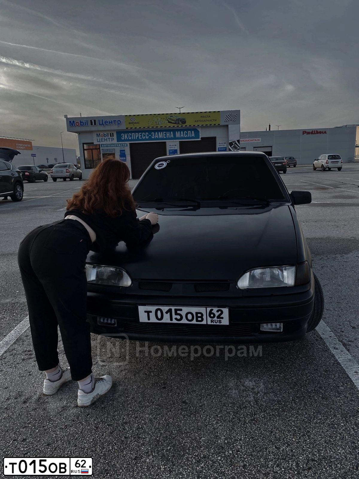 Фото автомобиля LADA 2114 SAMARA, 2009 — госномер Т015ОВ62. Цвет: СИНЕ-ЧЕРНЫЙ