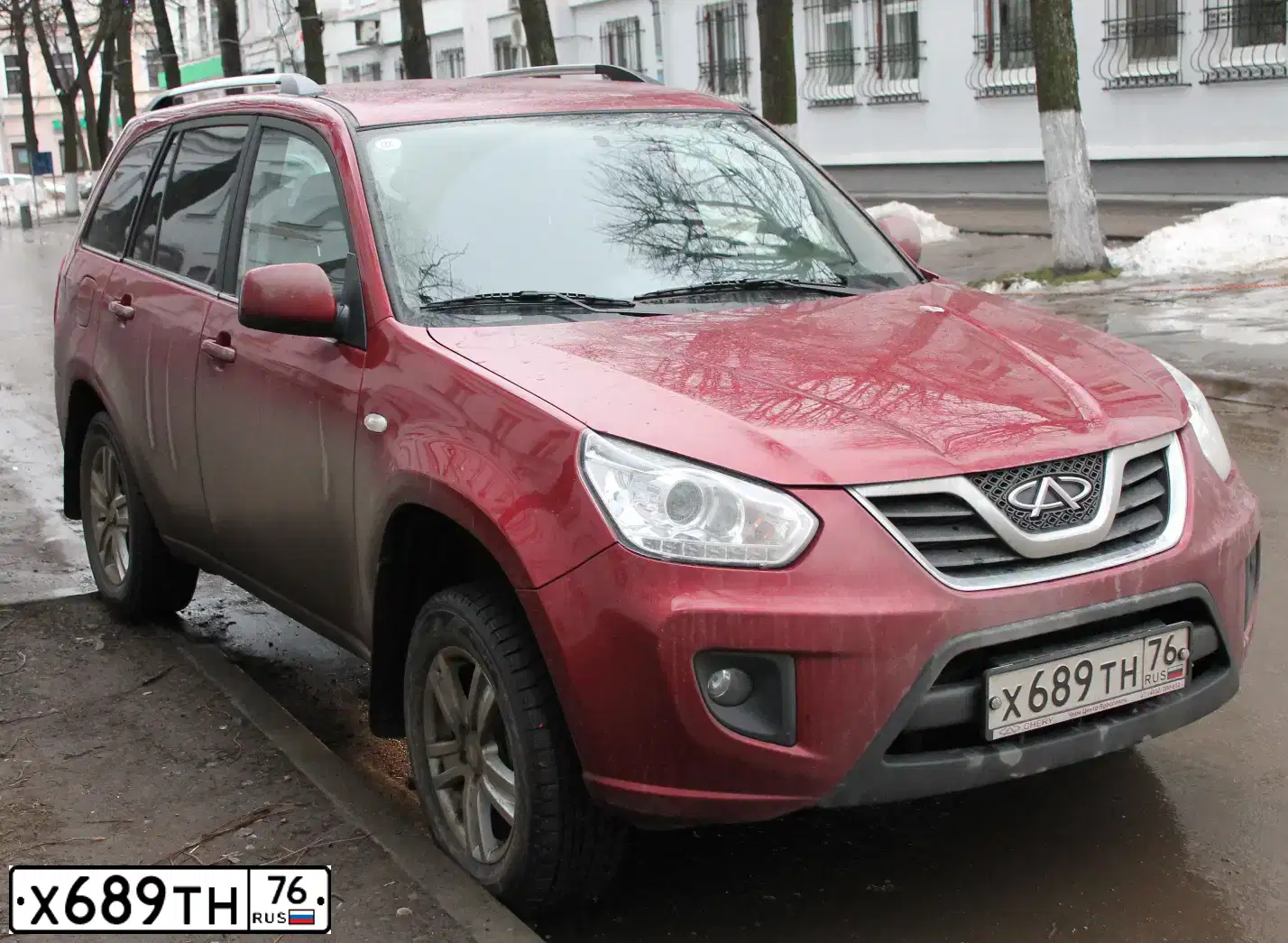 Фото автомобиля CHERY TIGGO, 2013 — госномер В605АА790. Цвет: Красный
