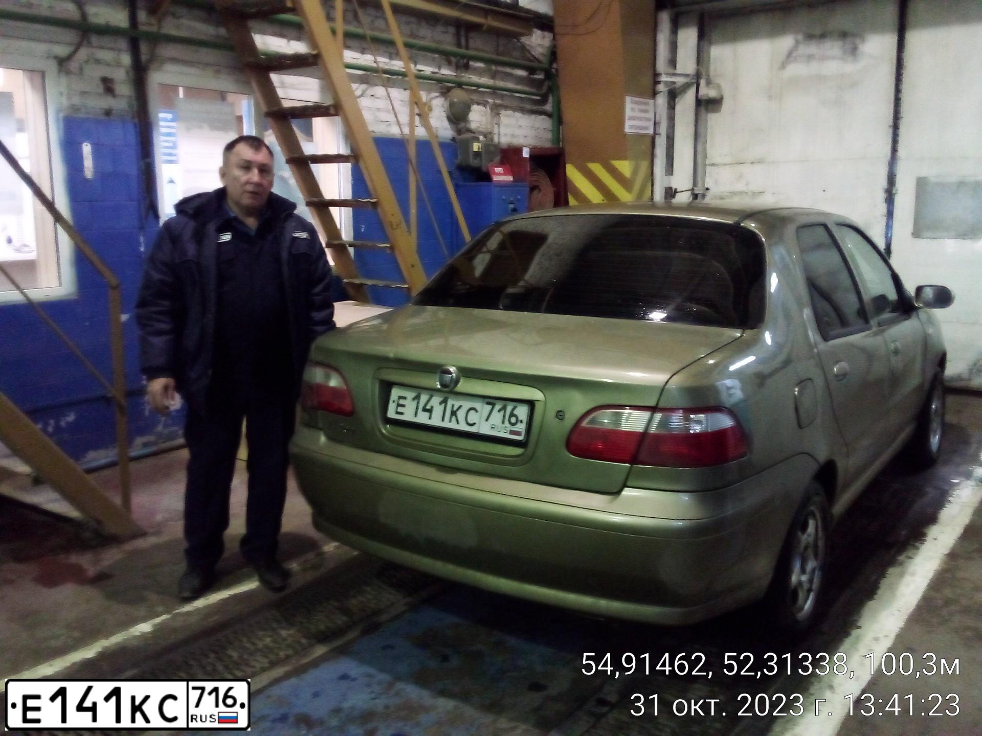 Фото автомобиля FIAT ALBEA, 2010 — госномер В348РР116. Цвет: ПЕСОЧНЫЙ