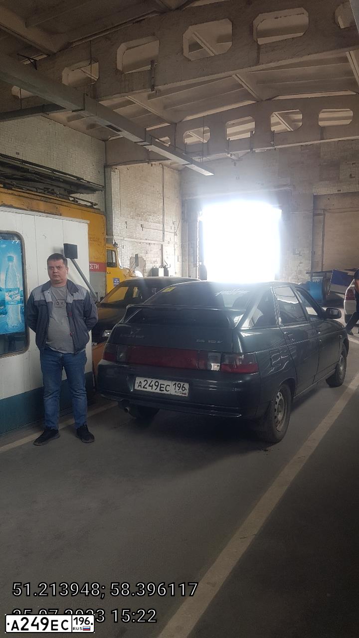 Фото автомобиля LADA 2112, 2008 — госномер А249ЕС196. Цвет: СЕРО-СИНЕ-ЗЕЛЕНЫЙ