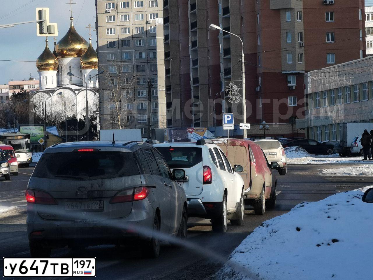 Фото автомобиля MAZDA 5, 2011 — госномер У647ТВ197. Цвет: СЕРЫЙ