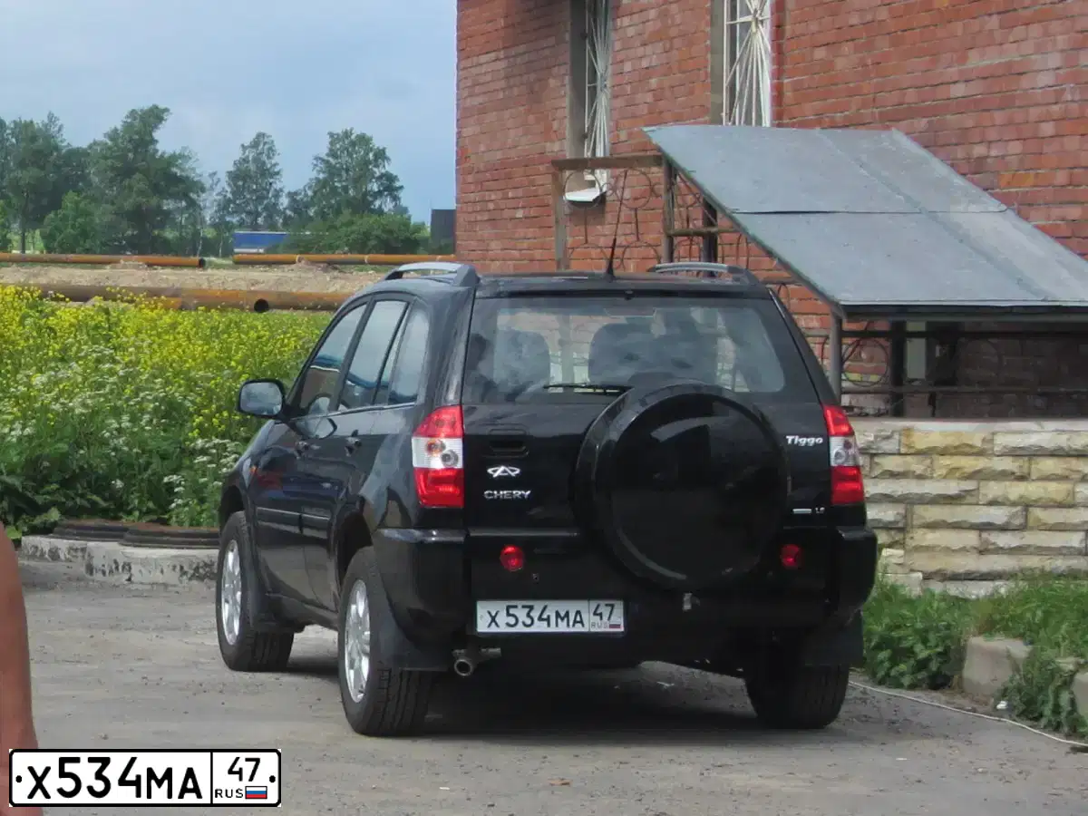 Фото автомобиля CHERY TIGGO, 2013 — госномер Х534МА47. Цвет: ЧЕРНЫЙ