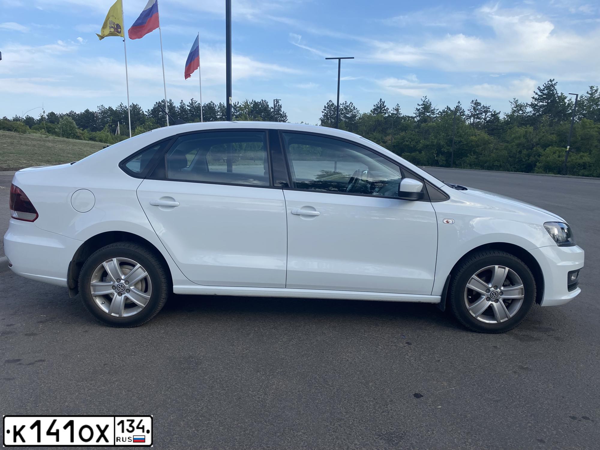 Фото автомобиля VOLKSWAGEN POLO, 2018 — госномер Р291МХ126