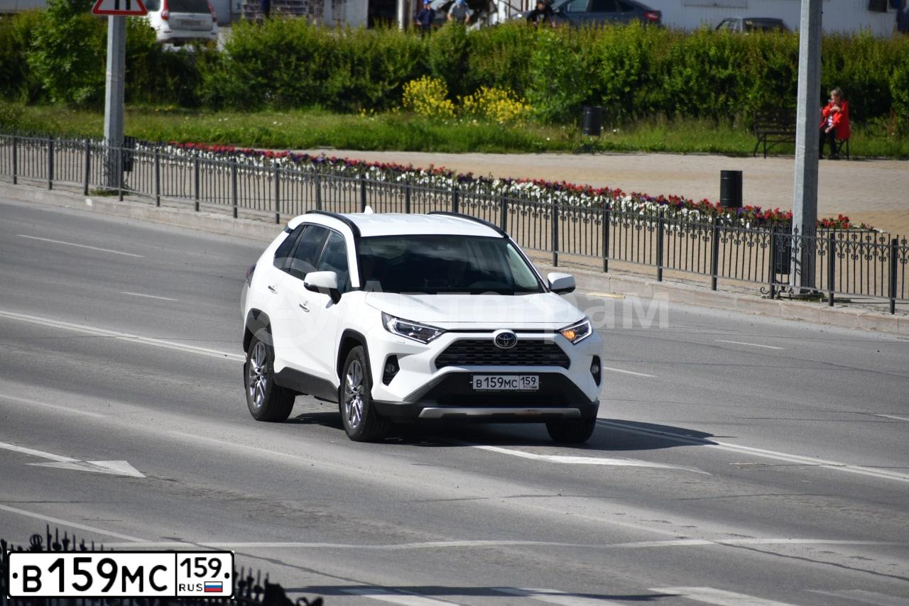 Фото автомобиля LEXUS NX, 2014 — госномер В159МС159. Цвет: СВЕТЛО-СЕРЫЙ