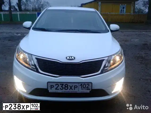 Фото автомобиля KIA RIO, 2014 — госномер М777ТТ159. Цвет: Белый
