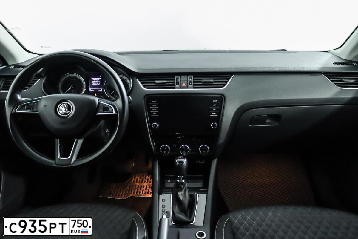 Фото автомобиля SKODA OCTAVIA, 2018 — госномер М409ХР164