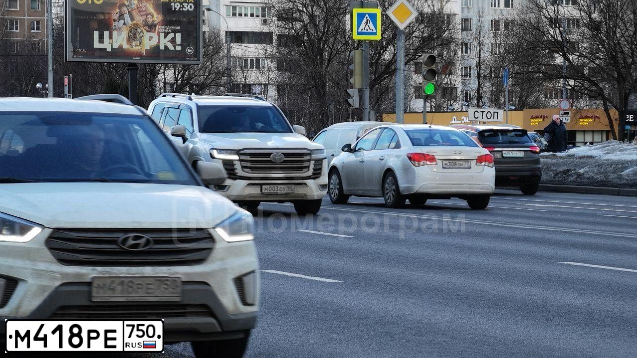 Фото автомобиля HYUNDAI CRETA, 2017 — госномер М418РЕ750. Цвет: БЕЛЫЙ
