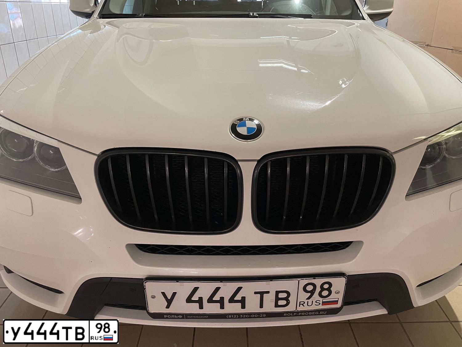 Фото автомобиля BMW X3, 2012 — госномер О653ОО178. Цвет: Белый