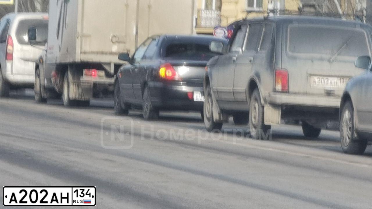 Фото автомобиля BMW SERIE 3, 2008 — госномер А990КН799. Цвет: БЕЖЕВЫЙ