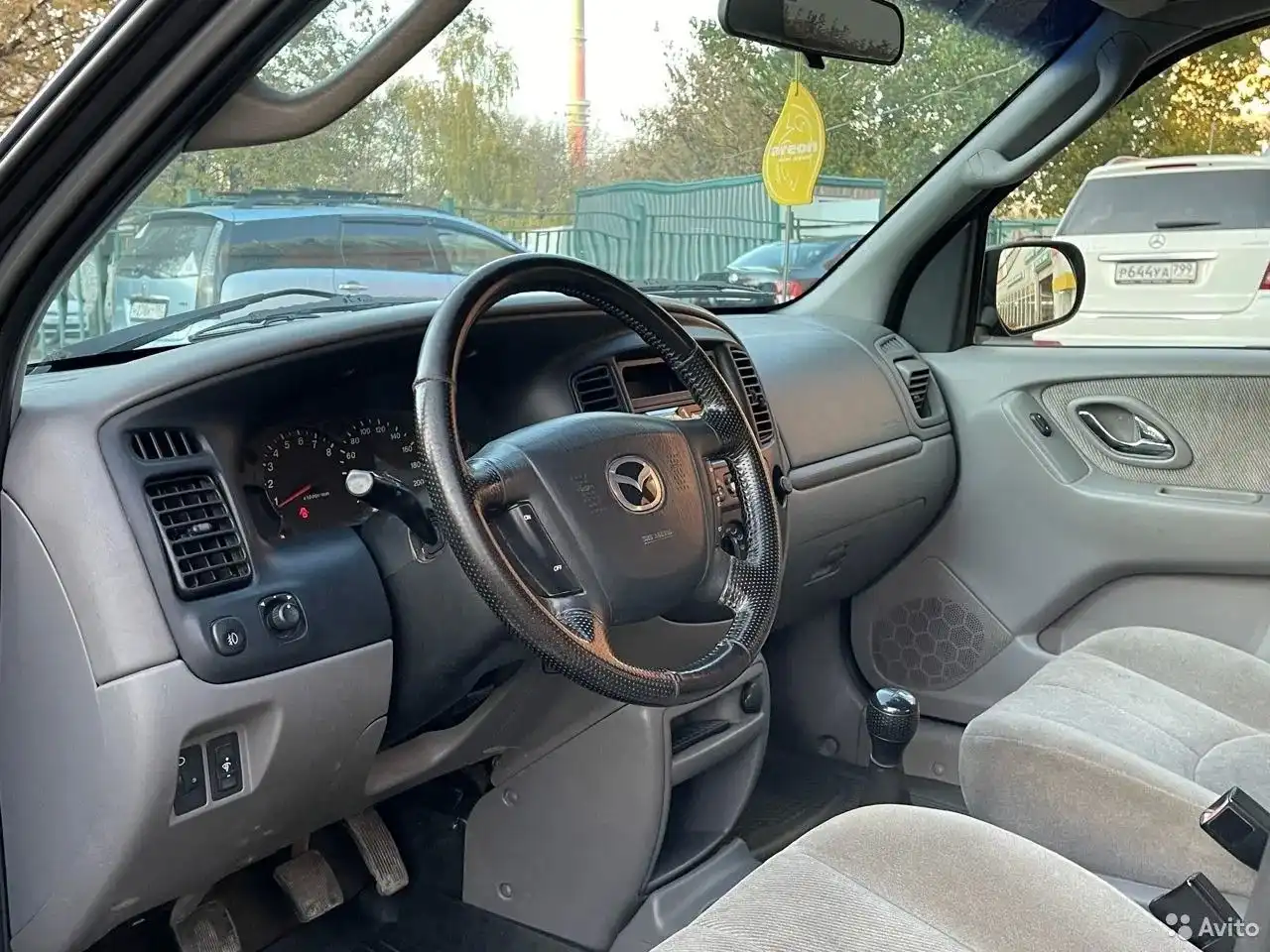 Фото автомобиля MERCEDES GL-KLASSE, 2010 — госномер Е003ВУ197. Цвет: Белый