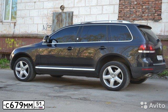 Фото автомобиля VOLKSWAGEN TOUAREG, 2009 — госномер С679ММ51. Цвет: ЧЕРНЫЙ