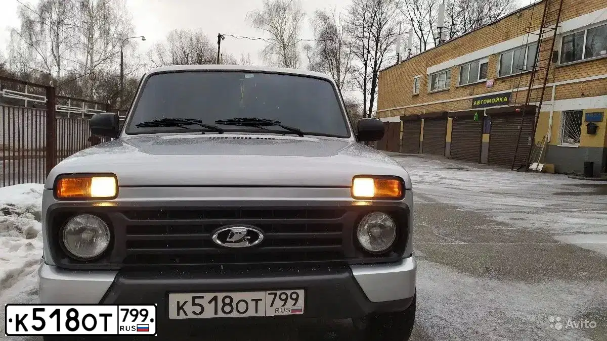 Фото автомобиля LADA 2121 NIVA, 2019 — госномер К518ОТ799. Цвет: Светло-Серебристый металлик