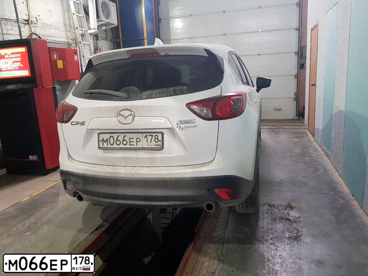 Фото автомобиля KIA CEE'D, 2011 — госномер М066ЕР178. Цвет: СЕРЕБРИСТЫЙ