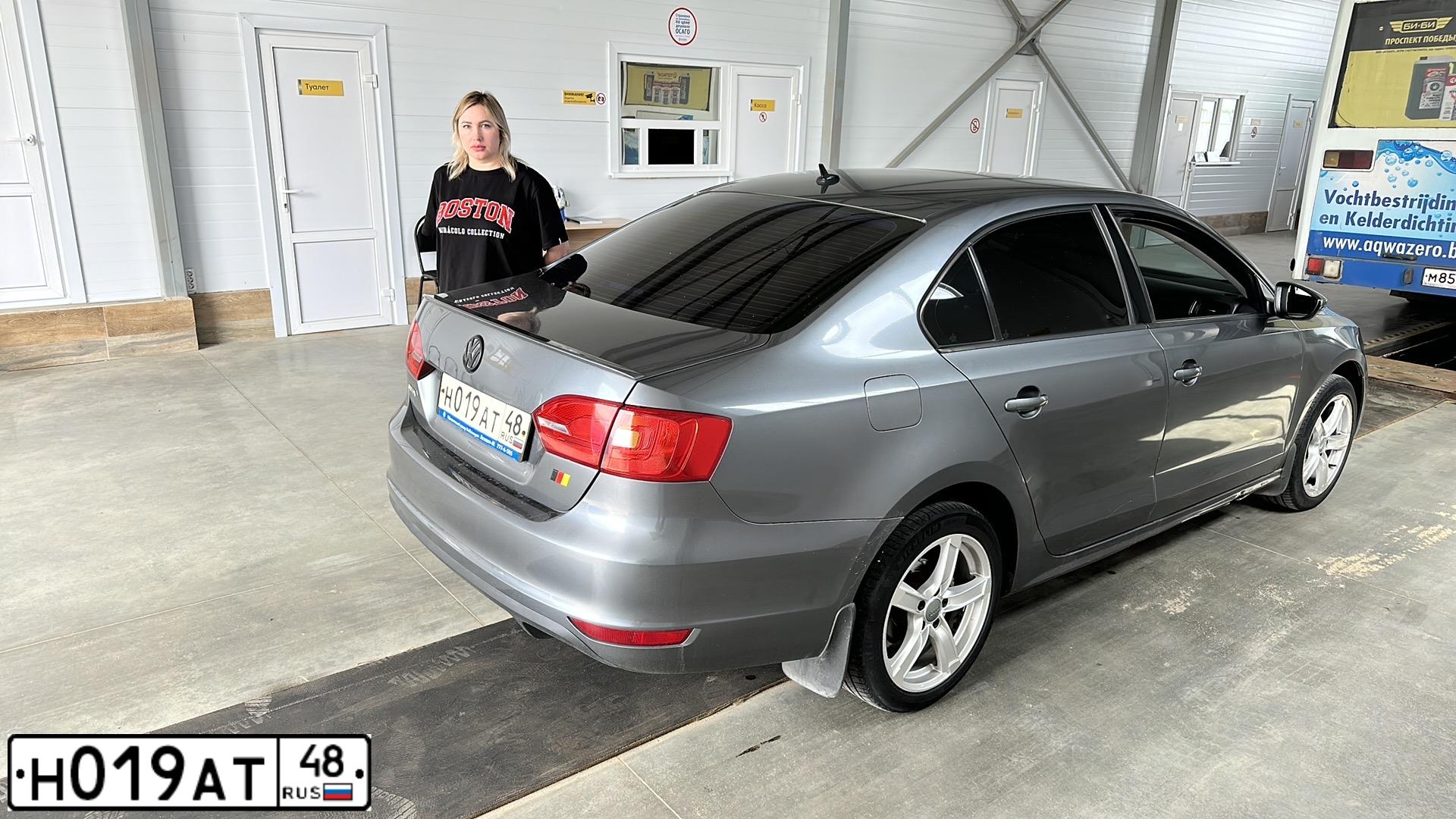 Фото автомобиля VOLKSWAGEN JETTA, 2012 — госномер Н019АТ48. Цвет: ТЕМНО-СЕРЫЙ