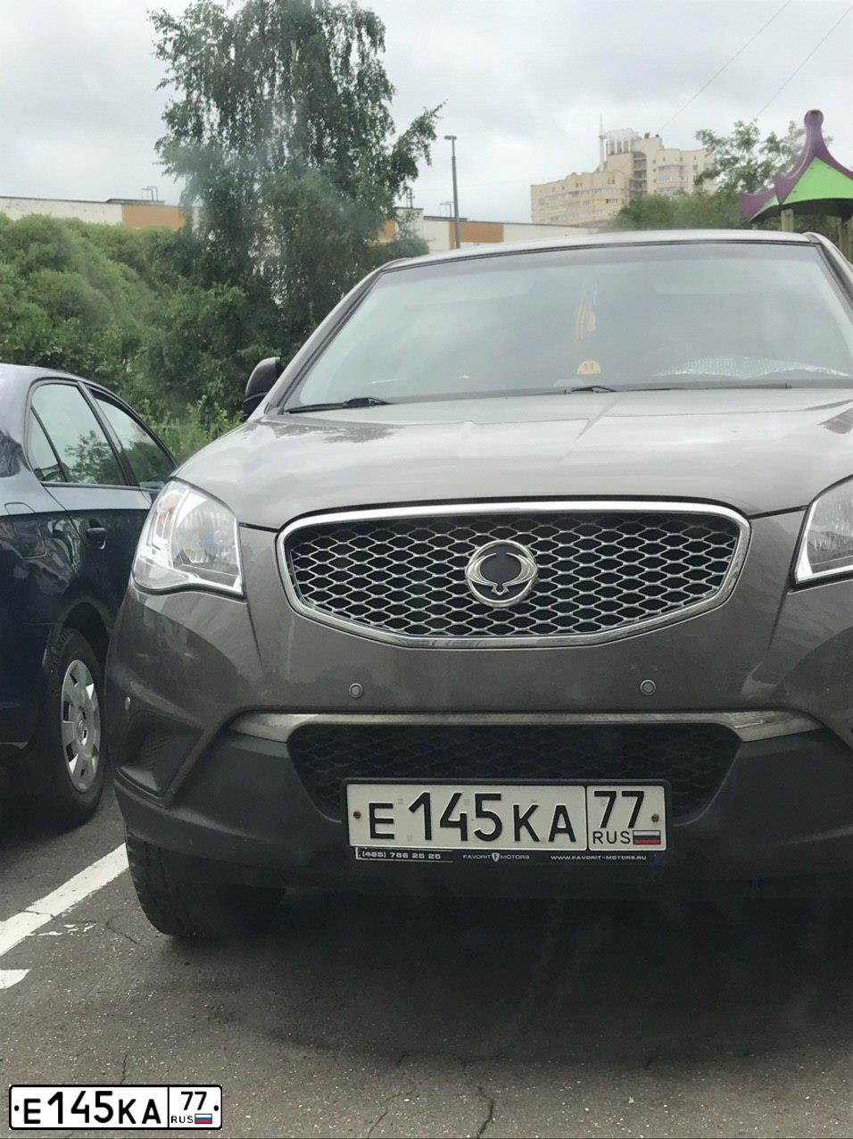Фото автомобиля LADA 2109 SAMARA, 1990 — госномер Е145КА77. Цвет: КРАСНЫЙ