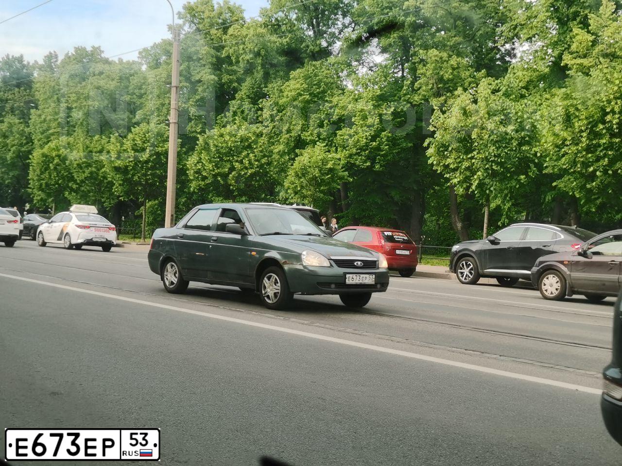 Фото автомобиля ВАЗ 21703 LADA PRIORA, 2007 — госномер К055НН147. Цвет: СЕРО-ЗЕЛЕНЫЙ МЕТАЛИК