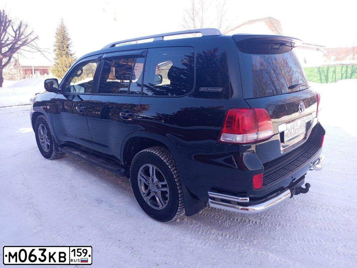 Фото автомобиля TOYOTA LANDCRUISER 200, 2011 — госномер О600ОН159. Цвет: ЧЕРНЫЙ