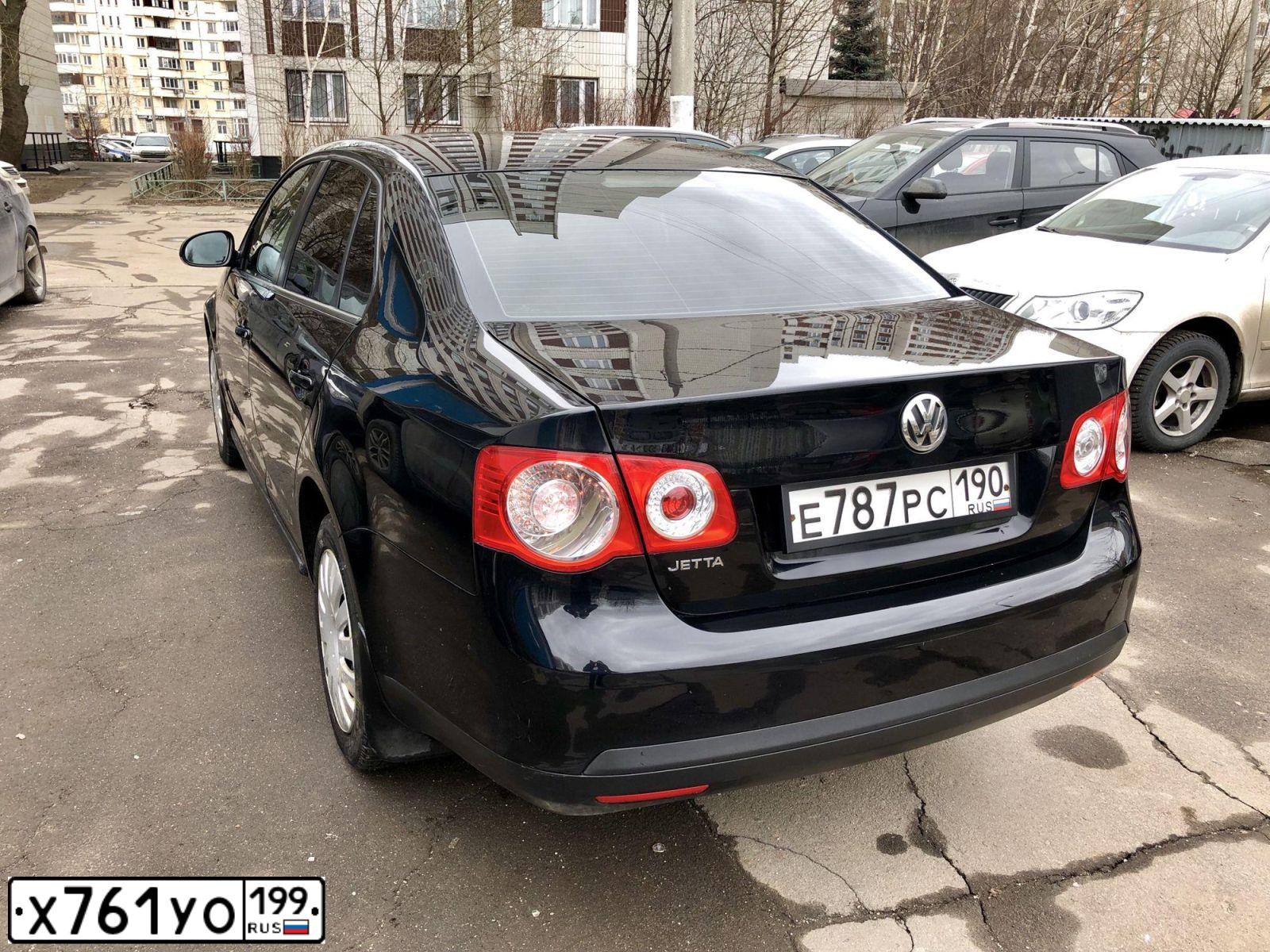 Фото автомобиля CHEVROLET NIVA, 2009 — госномер Х761УО199. Цвет: ЧЕРНЫЙ