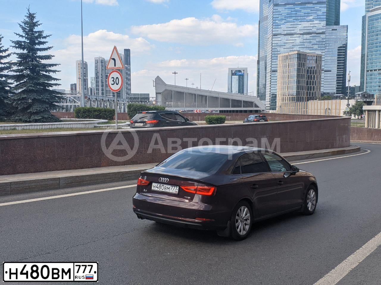 Фото автомобиля AUDI A3, 2013 — госномер М933ОО13. Цвет: КРАСНЫЙ ТЕМНЫЙ