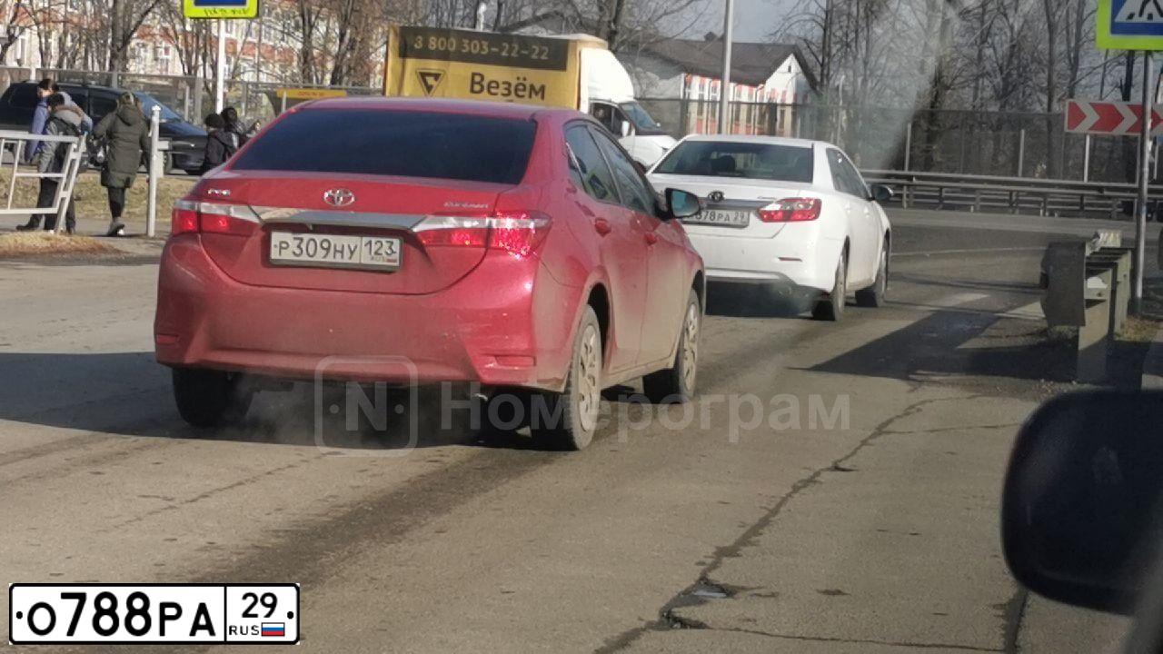 Фото автомобиля SKODA OCTAVIA, 2008 — госномер О788РА29. Цвет: Темно-синий