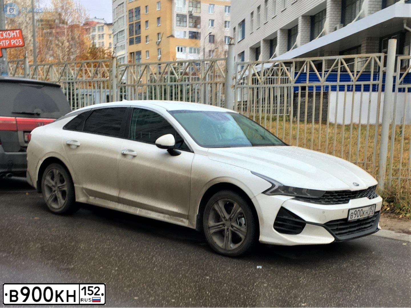 Фото автомобиля BMW SERIE 3, 2013 — госномер Т123УН152. Цвет: Белый