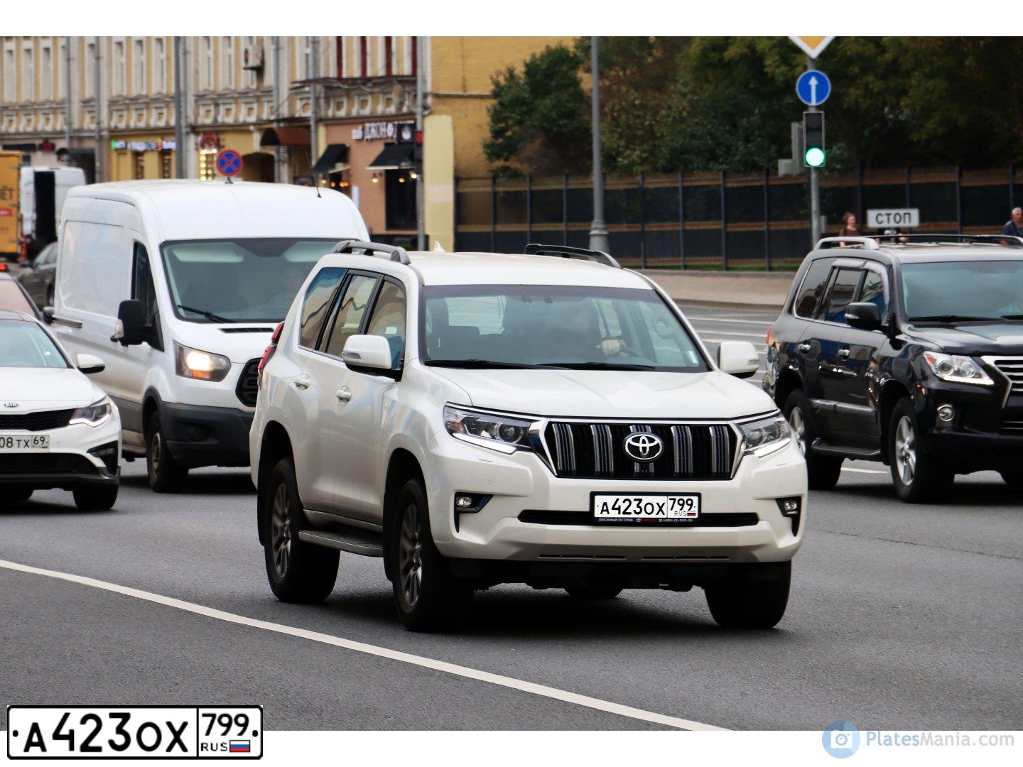 Фото автомобиля TOYOTA LANDCRUISER, 2019 — госномер А423ОХ799. Цвет: БЕЛЫЙ