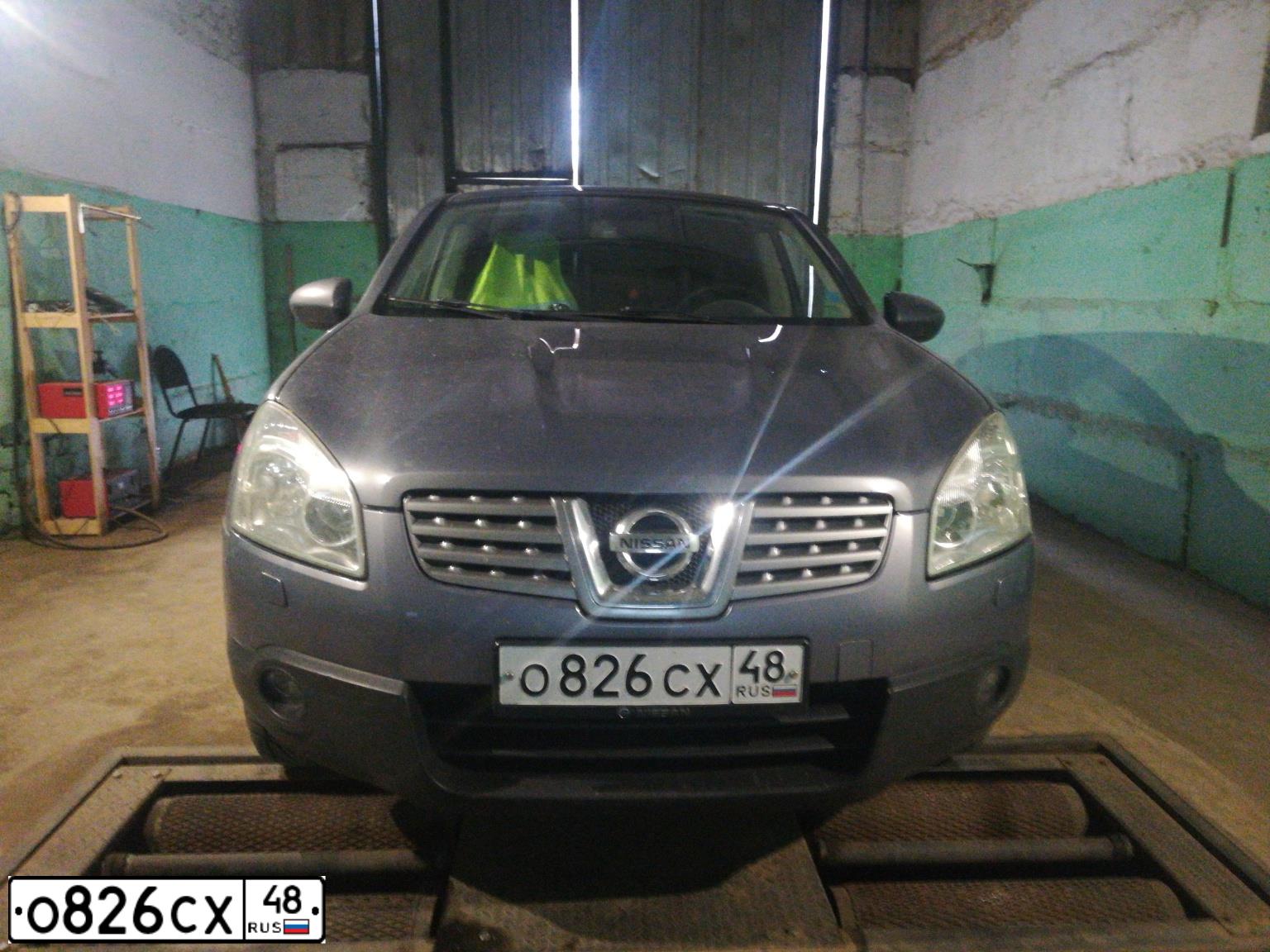 Фото автомобиля NISSAN QASHQAI, 2008 — госномер Н030ХС48. Цвет: СЕРЫЙ