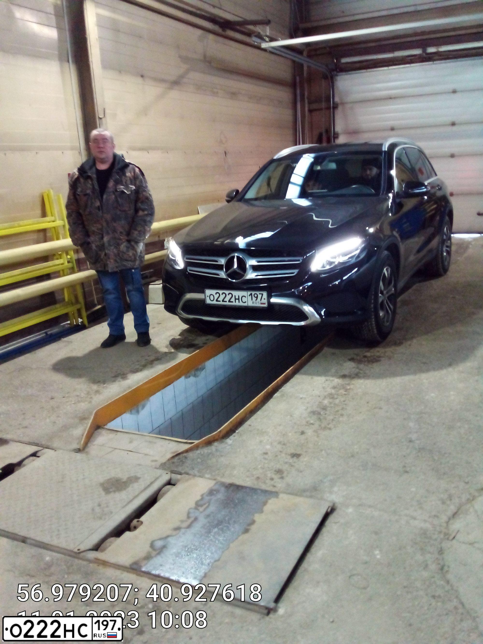 Фото автомобиля MERCEDES GL-KLASSE, 2011 — госномер М977ОС777. Цвет: Коричневый