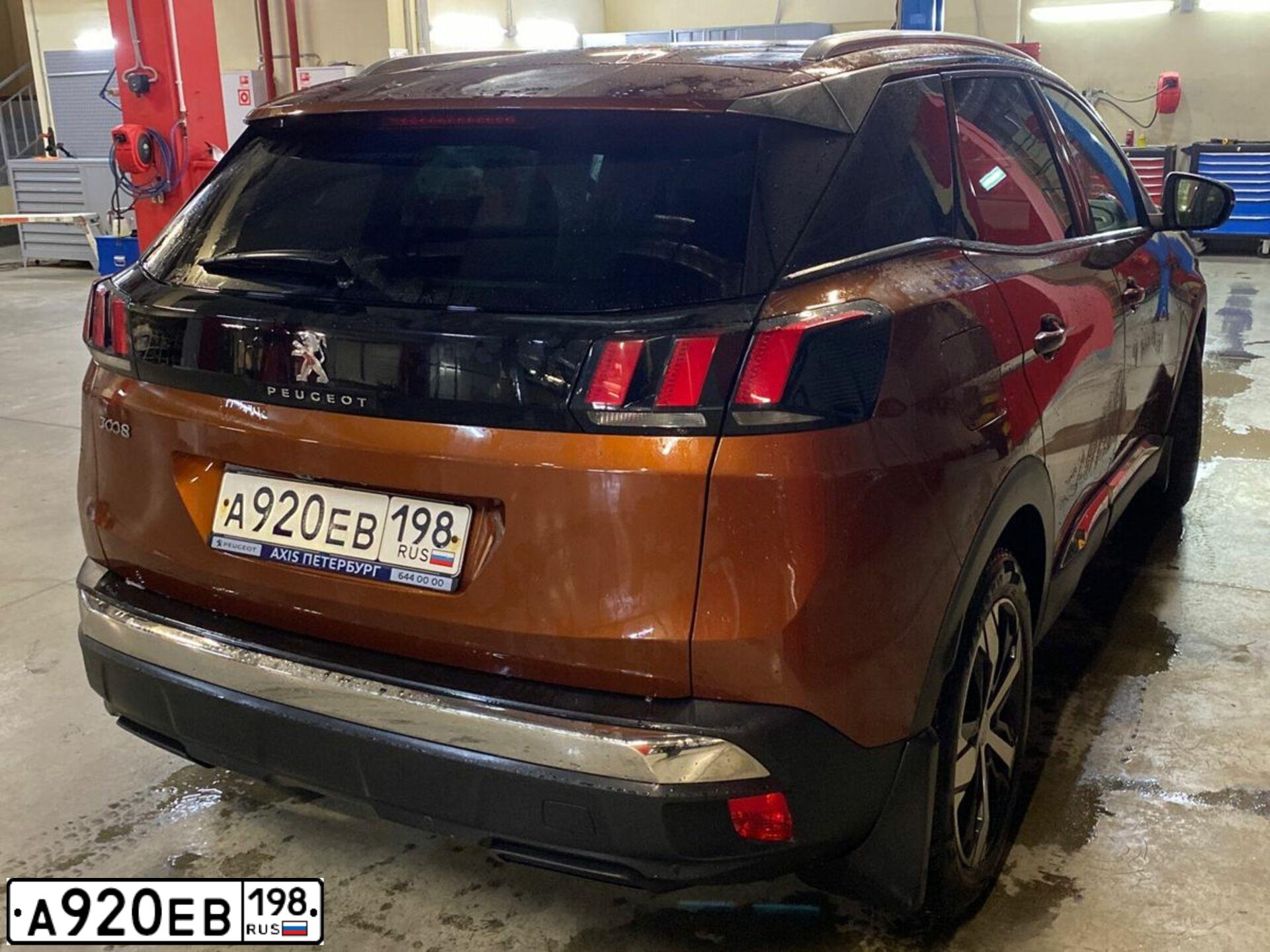 Фото автомобиля PEUGEOT 3008, 2017 — госномер А920ЕВ198. Цвет: Коричневый