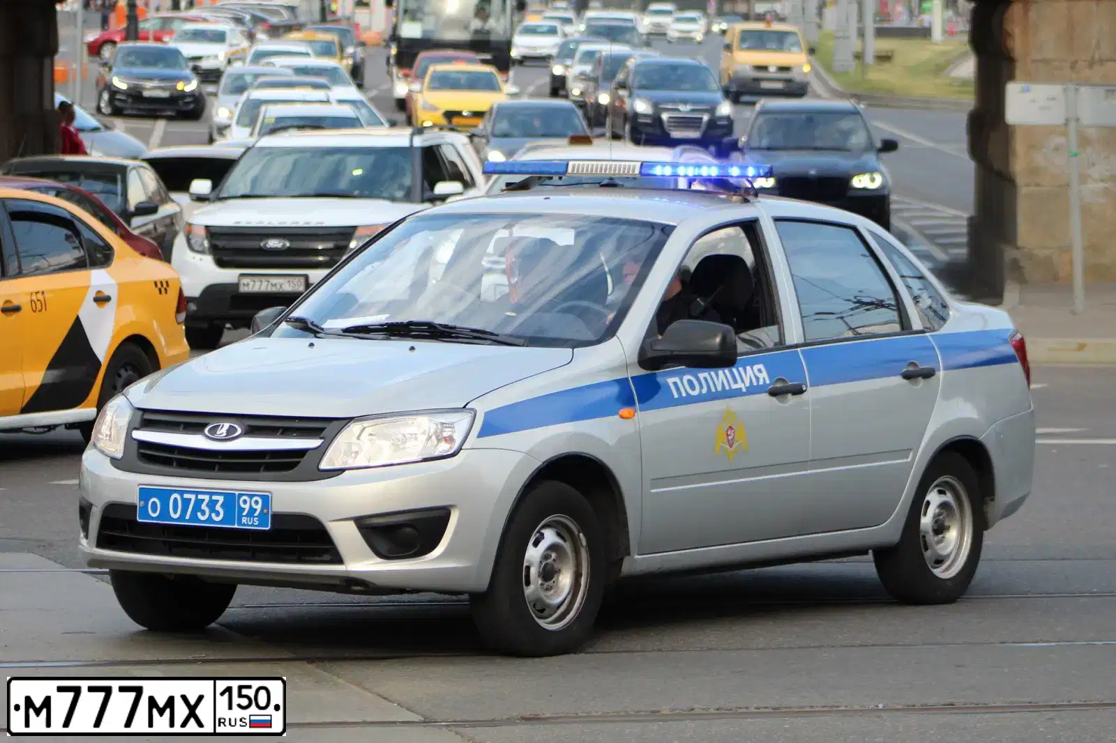 Фото автомобиля FORD EXPLORER, 2013 — госномер М777МХ150. Цвет: БЕЛЫЙ