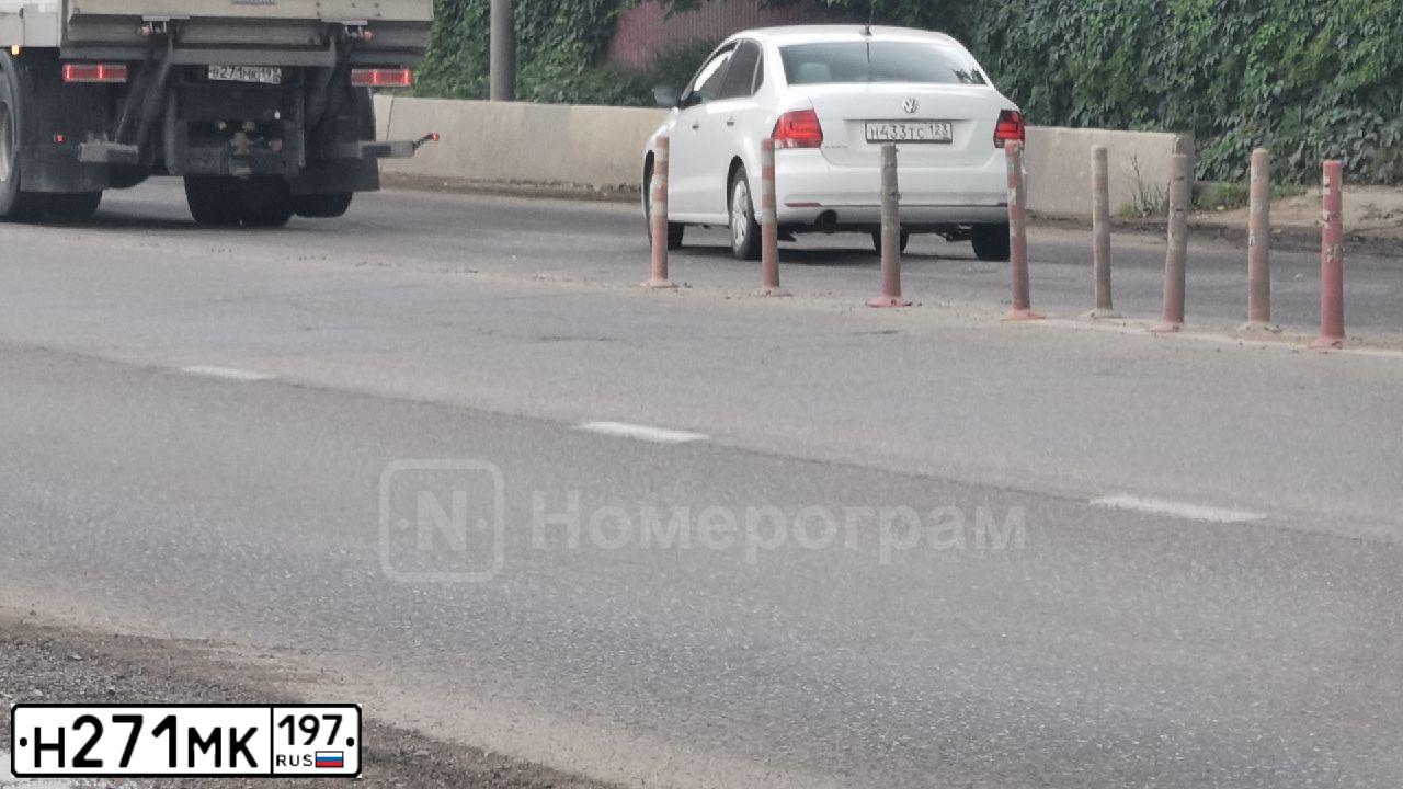 Фото автомобиля DODGE NEON, 2003 — госномер Н271МК197. Цвет: СЕРЫЙ ТЕМНЫЙ