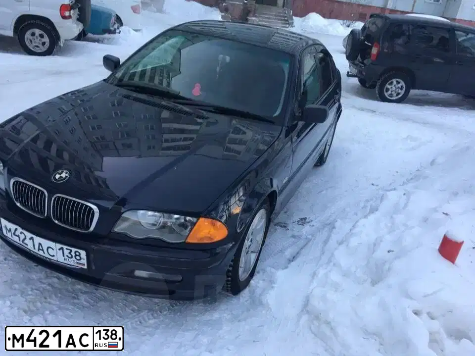 Фото автомобиля BMW 318, 1999 — госномер В606СО122. Цвет: Темно-синий