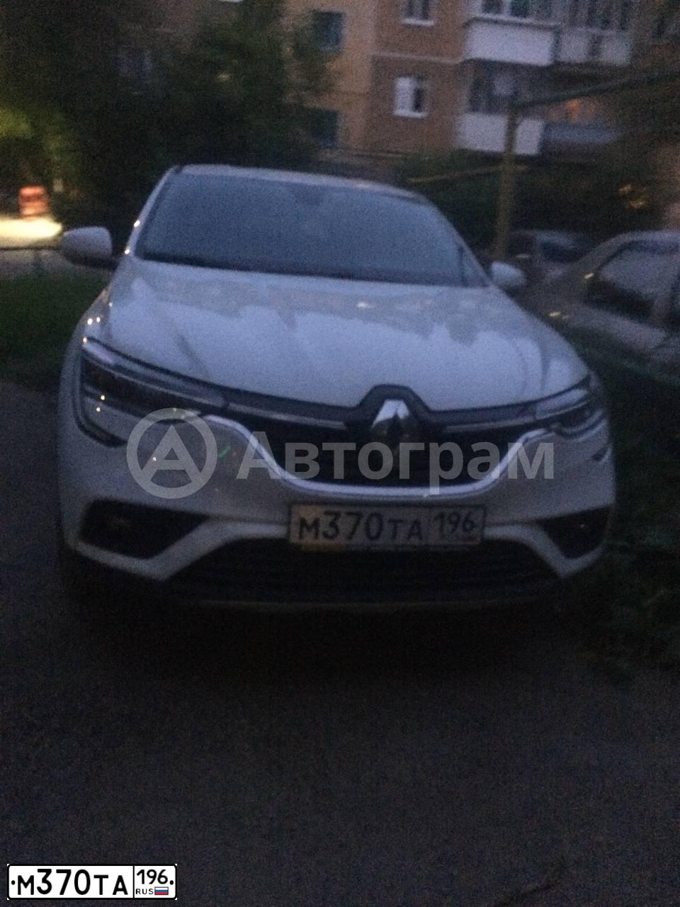 Фото автомобиля RENAULT ARKANA, 2019 — госномер М370ТА196. Цвет: БЕЛЫЙ