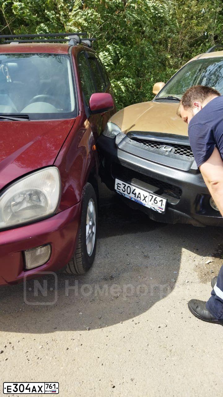 Фото автомобиля HYUNDAI SANTA FE, 2004 — госномер Е304АХ761. Цвет: ЗОЛОТИСТЫЙ